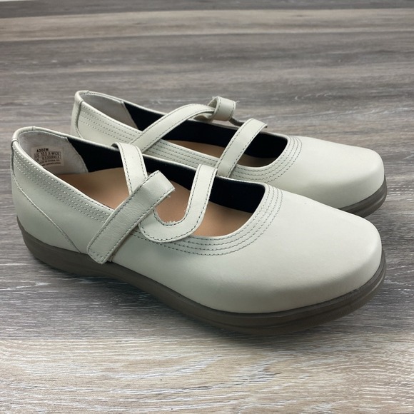 Mary Jane Shoes - APEX Petals Woman's Mary Jane Casual Shoes/Flats, Style A302W (Size 10.5 X-wide)